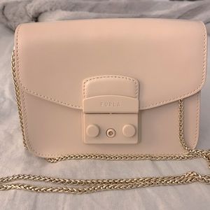 Furla Metropolis Mini Leather Crossbody Bag in Dalia / Blush Beige Nude
